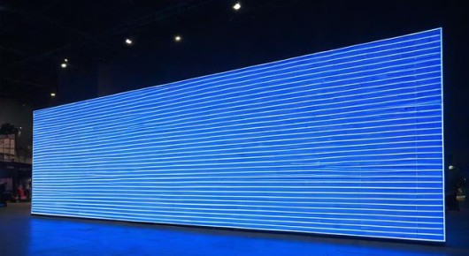 苏州led大屏出租:苏州P2.5显示屏租赁市场解析,泓澜文化引领行业新风尚 苏州led大屏出租:苏州P2.5显示屏租赁市场解析,泓澜文化引领行业新风尚
