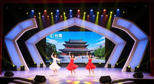 太仓跳舞：太仓城西异形舞台租赁价格全解析-泓澜文化为您打造专业舞台租赁服务